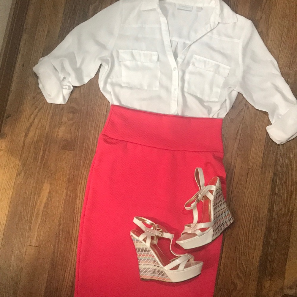 NWOT LuLaRoe Cassie Pencil Skirt